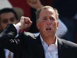 El candidato del PRI a la Presidencia de la República reitera su respeto, gratitud y admiración al Ejército Mexicano. AP / M. Ugarte