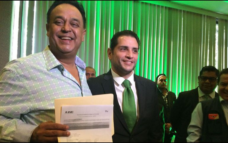 El candidato queda registrado oficialmente ante el Instituto Nacional Electoral (INE) y el Instituto Electoral y de Participación Ciudadana del Estado de Jalisco (IEPC). ESPECIAL/