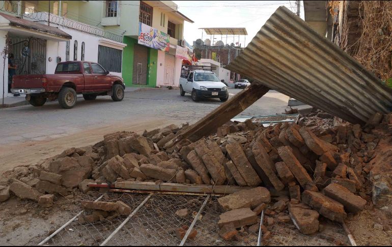 Recorrido por las calles de esta ciudad para observar los daños en distintas edificaciones que causó el sismo del pasado viernes cuya magnitud fue de 7.2 y que tuvo epicentro en esta zona del estado de Oaxaca. SUN / ARCHIVO