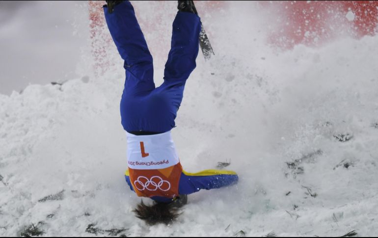 Xu Mengtao, de China, en la final de saltos de esquí. AFP/L. Venance