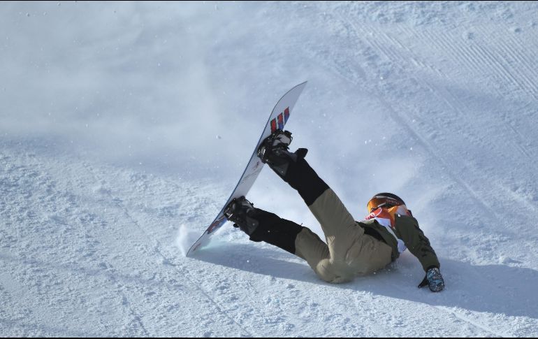 Carla Somaini, de Suiza, en la final de snowboard estilo pendiente. AFP/L. Venance