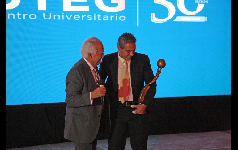 UTEG ofreció una velada especial para conmemorar y festejar sus años dedicados a la educación.. EL INFORMADOR / A. Camacho