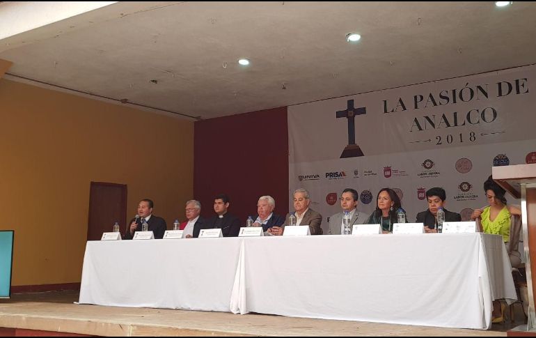 El presidente honorífico de la Pasión de Analco 2018, René Rivial León, aseguró que hacer este tipo de eventos incentiva la convivencia entre vecinos. ESPECIAL/