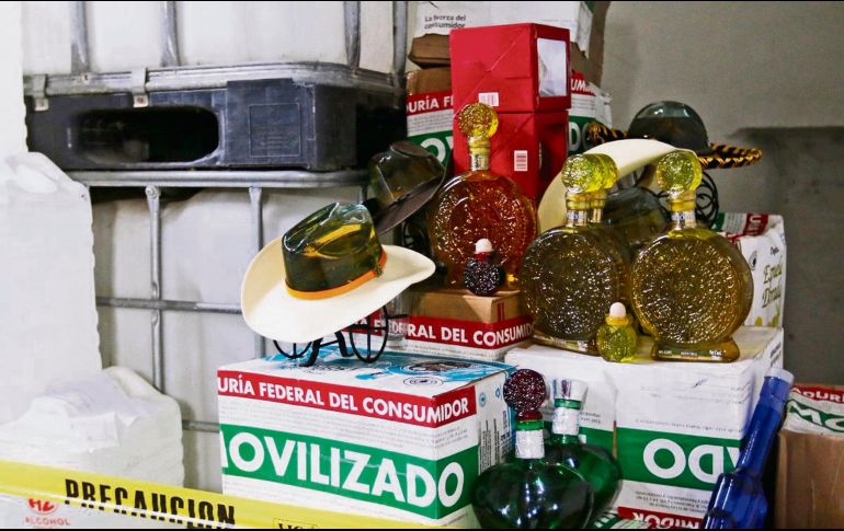 El hallazgo es parte de una investigación que inició el 13 de febrero con la detención de dos hombres que transportaban 10 mil litros de tequila adulterado. ESPECIAL
