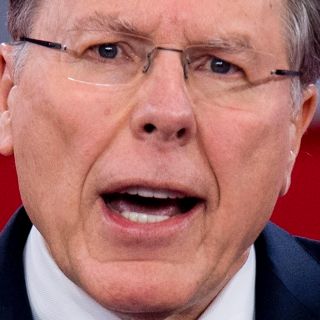 Trump defiende a "patriotas" de Asociación del Rifle en debate  sobre armas