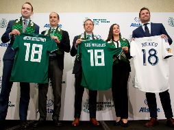 Camilo Durana, Guillermo Cantú, Gerardo Torrado, Lorena Nunez y Chris Klein durante el anuncio del duelo entre México y Gales. MEXSPORT/V. Posadas