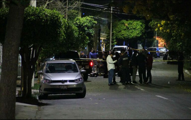 Otros tres presuntos asaltantes lograron escapar del lugar donde ocurrió la balacera. ESPECIAL / Policía de Guadalajara