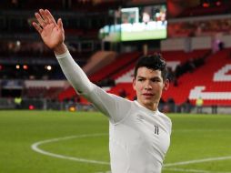 Lozano fue expulsado del partido contra el Heerenveen por dar un manotazo a un jugador. TWITTER/@psveindhoven