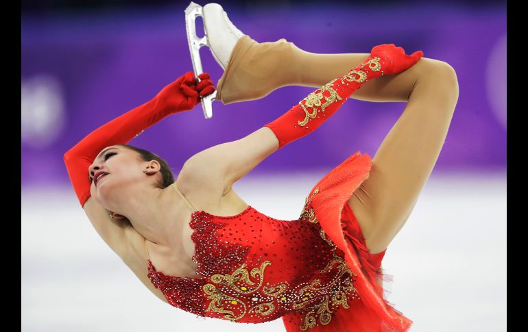 Alina Zagitova presenta su programa libre de patinaje artístico en los Juegos Olímpicos de Invierno de Pyeongchang, Corea del Sur. La rusa de 15 años consiguió la medalla de oro. AP/B. Armangue