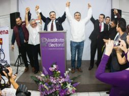 Lomelí estuvo acompañado de los presidentes estatales de los partidos que conforman su candidatura. ESPECIAL