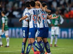 Jugadores del Pachuca celebran su triunfo ante León. MEXSPORT/V. León