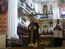 Después de su misa dominical el cardenal habló sobre los problemas de inseguridad que enfrentan los ciudadanos en Jalisco. EL INFORMADOR/R. BOBADILLA