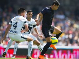 El delantero (D) lamenta la falta de contundencia de Chivas. MEXSPORT/O. Aguilar