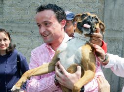 Tras la adopción del canino, Arriola manifestó que la perrita le acompañará en toda la campaña. NTX/ A. Monroy