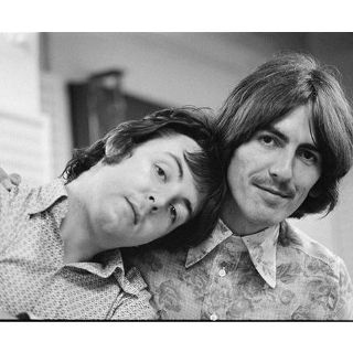 Paul McCartney recuerda a George Harrison en su cumpleaños