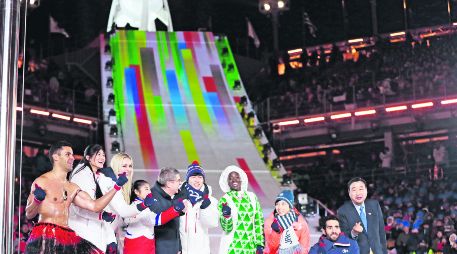 La ceremonia de clausura de los Juegos Olímpicos de Invierno de Pyeongchang 2018 fue una celebración de la unión entre atletas y políticos que se desplegó durante los días que duró la justa. AP