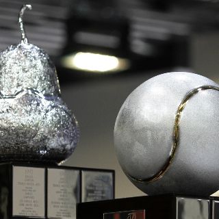 ''Guaje'' y ''Pelota'' de plata, hechos a mano para Abierto Mexicano