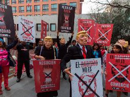 Los inconformes se concentraron en la sede de la Secretaría de Relaciones Exteriores. AFP / A. Estrella