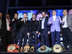 Cientos de aficionados se dieron cita para ser partícipes de la única conferencia, que contó con la presencia de importantes figuras del box. AFP/K. Djansezian