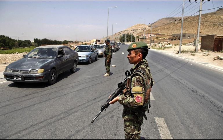 Señalan que los talibanes portaban uniformes militares para engañar a los pasajeros y a las fuerzas de seguridad. EFE/ARCHIVO