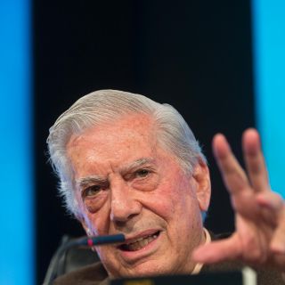 Triunfo de López Obrador conduciría a México al populismo: Vargas Llosa