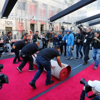 Academia de Hollywood despliega la alfombra roja de los Oscar