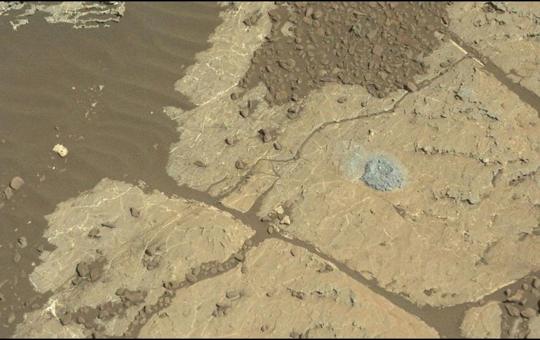 El vehículo explorador Curiosity de la NASA realizó la primera prueba de una nueva técnica de perforación en Marte. TWITTER / @MarsCuriosity
