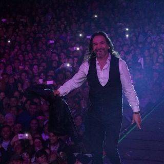 Marco Antonio Solís celebra 48 años de carrera