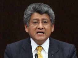 Interrogado sobre si el PRD metería las manos al fuego por Anaya Cortés, el coordinador de los diputados perredistas aseveró que no lo pueden hacer por nadie. SUN/ ARCHIVO