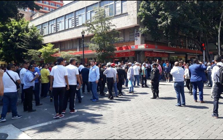 Bloquean manifestación de transportistas en Palacio de Gobierno