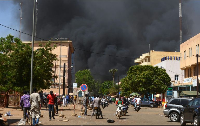 Alrededor de cinco hombres realizaron el ataque en el centro de la ciudad. AFP/A. Ouoba
