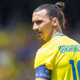 Zlatan Ibrahimovic considera regresar a la Selección sueca