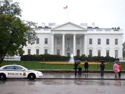 Este es el segundo incidente en la Casa Blanca en 10 días, luego de que una mujer estallara deliberadamente su coche contra una barrera. NOTIMEX / ARCHIVO