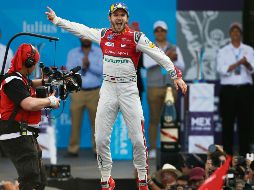 Celebración. El piloto alemán Daniel Abt, del equipo Audi Sport, festeja tras conseguir su primera victoria de la temporada en la Fórmula E. AP