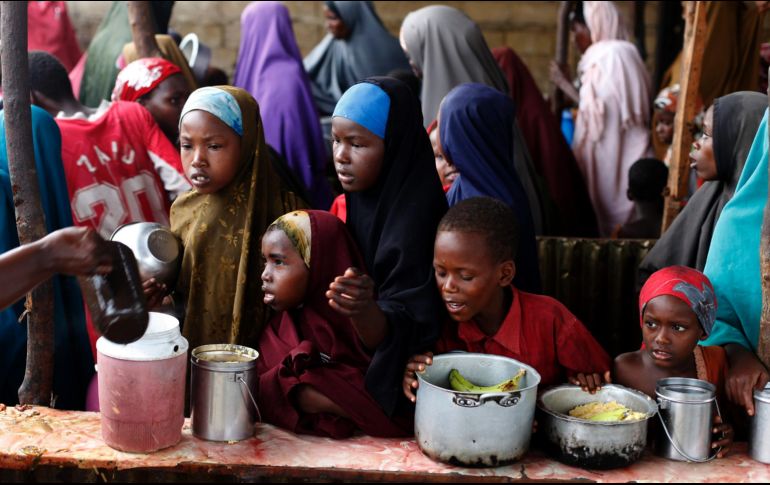 Calculan que 300 mil niños menores de cinco años sufren malnutrición aguda en Somalia. AFP/ARCHIVO