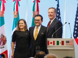 Chrystia Freeland, Ildefonso Guajardo y Robert Lighthizer durante la conferencia de cierre de la séptima ronda del TLCAN. EFE/J. Núñez