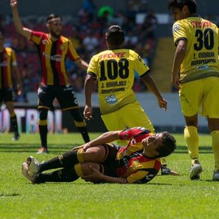 Jorge Mora, de nuevo fuera de Leones Negros por ocho meses