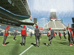 Las bajas temperaturas en Seattle estarán presentes para este encuentro. Ayer el Rebaño reconoció la cancha de su rival en turno. TWITTER