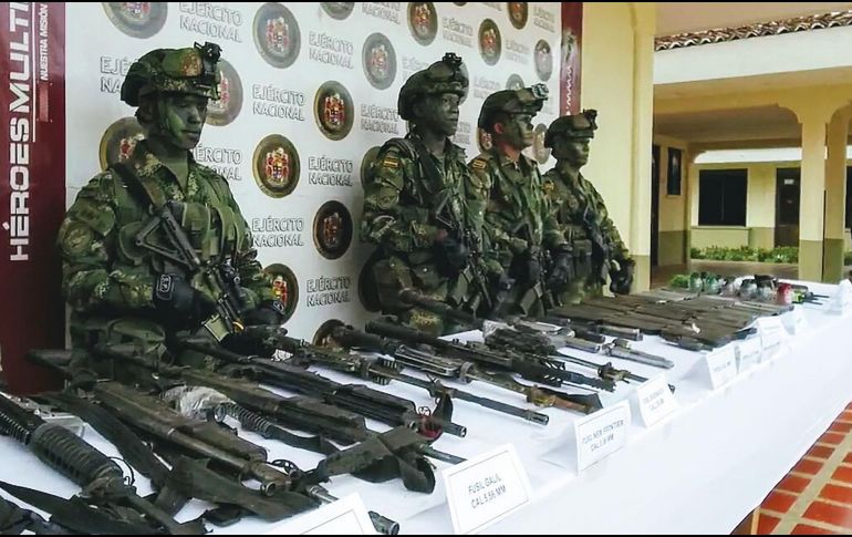 Militares muestran el material bélico incautado. EFE/Séptima División del Ejército de Colombia