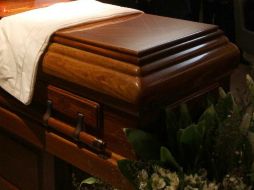 Alrededor de 300 personas acudieron a despedir a los tres pequeños. NTX / ARCHIVO