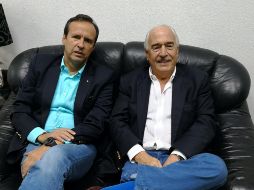 Los exmandatarios fueron retenidos en el aeropuerto internacional José Marti antes de ser enviados de regreso en un vuelo a Bogotá. TWITTER / @AndresPastrana_