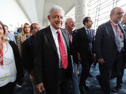 López Obrador se reunión con la estructura política para revisar la estrategia electoral que se aplicará una vez arrancada la campaña. SUN/ L. Godínez