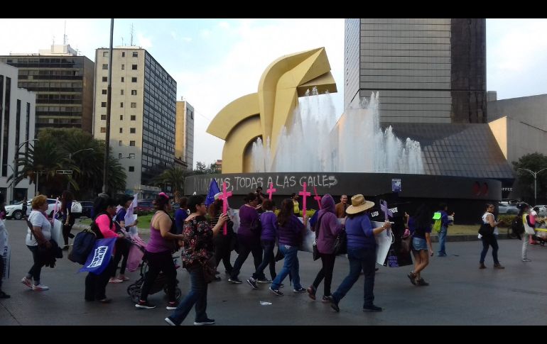 Como parte de las actividades del Día Internacional de la Mujer, el contingente estuvo formado por integrantes de alrededor de cien colectivos. TWITTER / @yosoysolomia