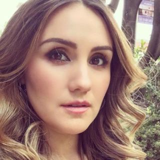 Dulce María aprovecha el calor y se luce en bikini