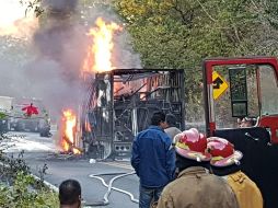 Esta mañana fue cerrada la carretera federal 200 de Tepic a Puerto Vallarta en el kilómetro 40. ESPECIAL