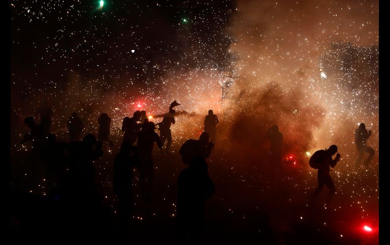 Artesanos de Tultepec festejan cada 8 de marzo a San Juan de Dios, patrono de los pirotécnicos. AFP / R. Schemidt