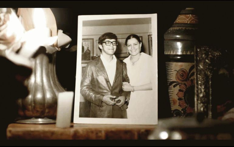 El director Luis David Palomino Benítez recurrió al cine para acompañar a su madre en plena lucha contra un fulminante cáncer de páncreas. EL PAÍS