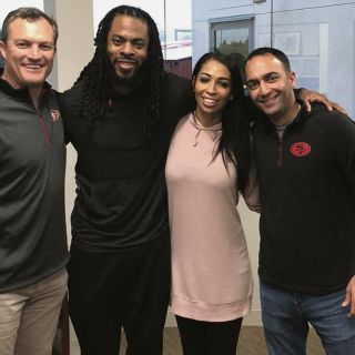 Richard Sherman firma con el odiado rival de los Seahawks