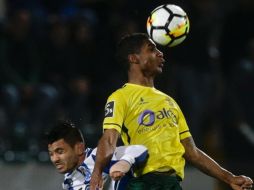 El Porto se mantiene como líder de la Primeira Liga, aunque con sólo dos puntos de ventaja sobre el Benfica. EFE/J. Coelho