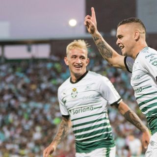 Santos vence al Monterrey y recupera el liderato